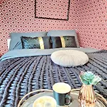 L'elementaire, Chic Et Apartament *