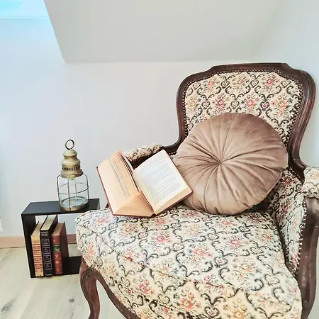 Apartment L'elementaire, Chic Et *